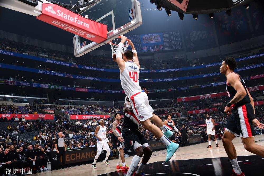 年轻球员与 年轻球员与