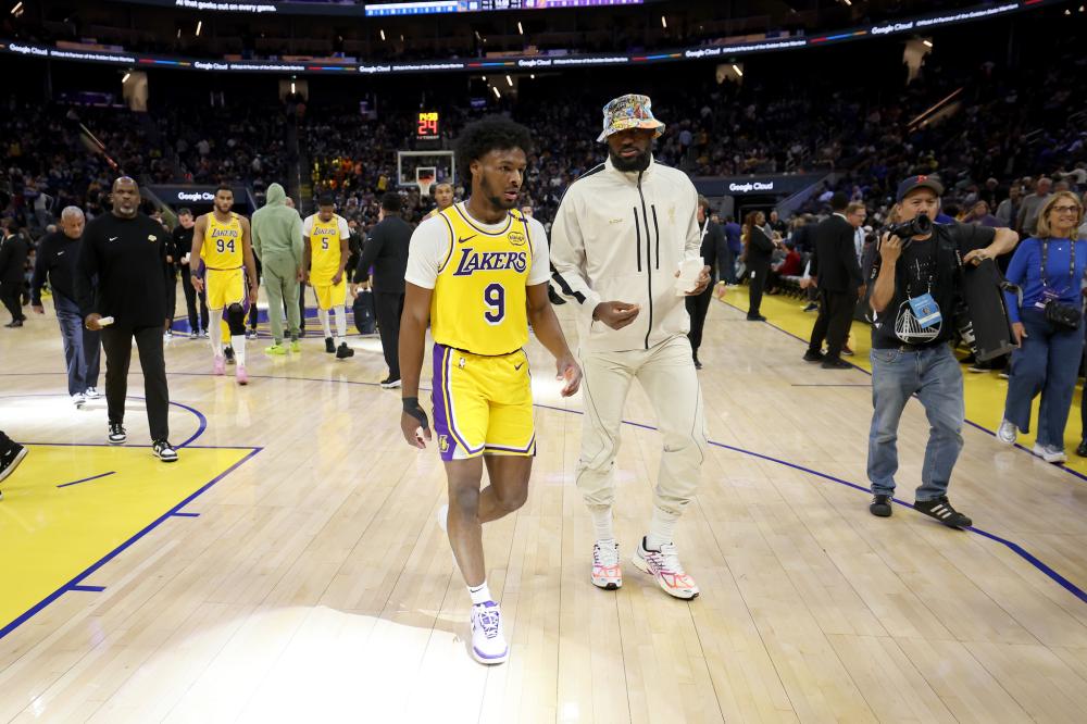 首位女性和 首位女性和