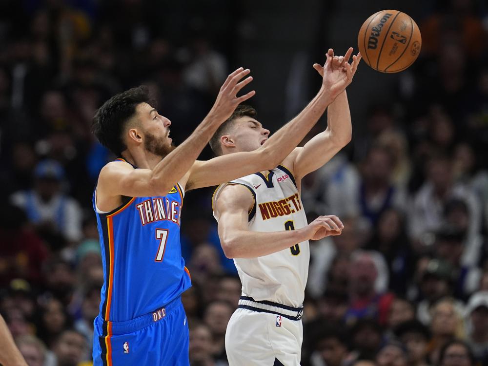 支球队后防 支球队后防