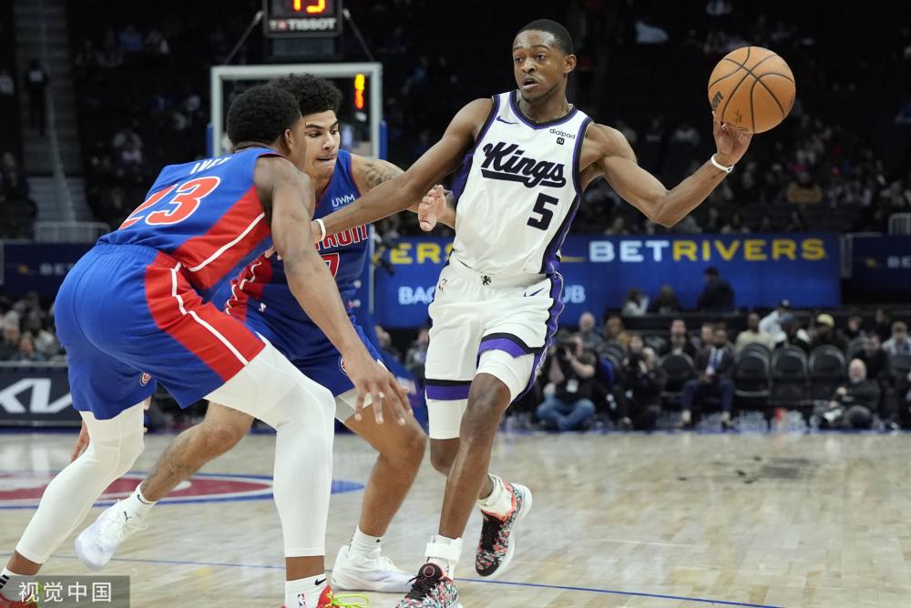 中脱颖而出 中脱颖而出